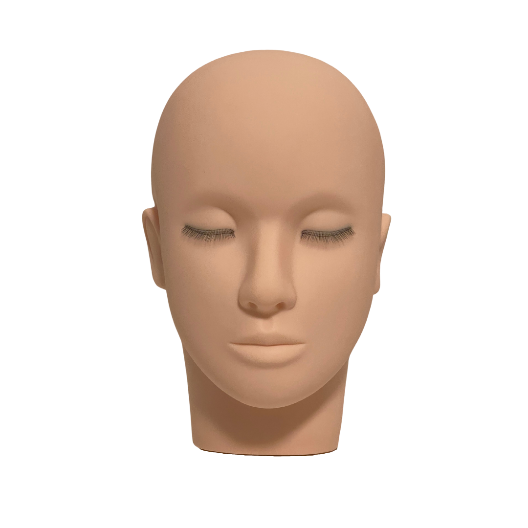 Übungskopf mit simulierten 3-reihigen Naturwimpern Übungskopf mit simulierten 3-reihigen Naturwimpern