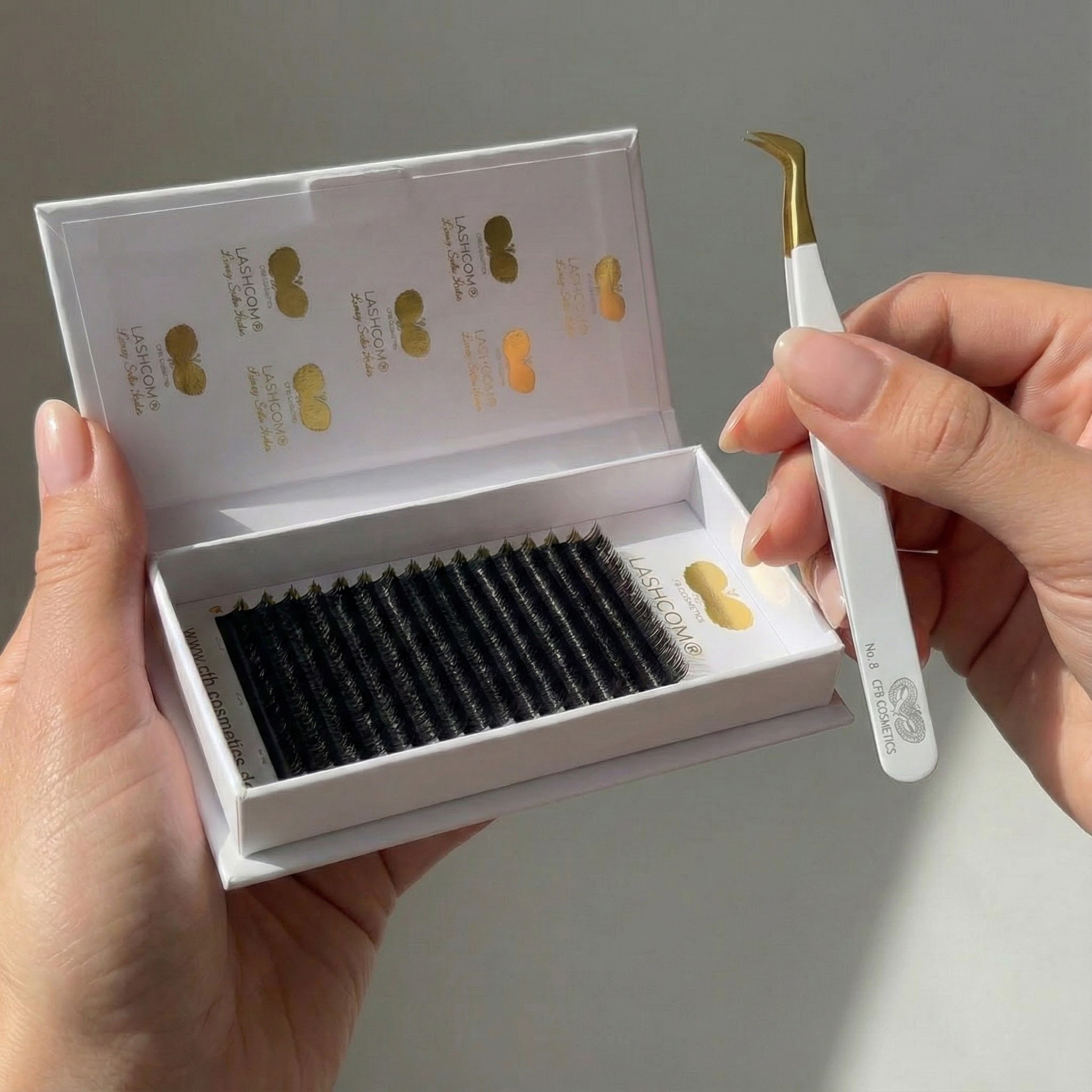 Luxury Satin Volumenwimpern | MIXTRAY